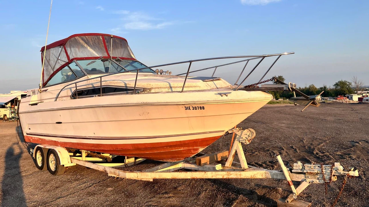 XL Sea Ray Sundancer Cabin Cruiser 27 ft $3500 firm - photo 2