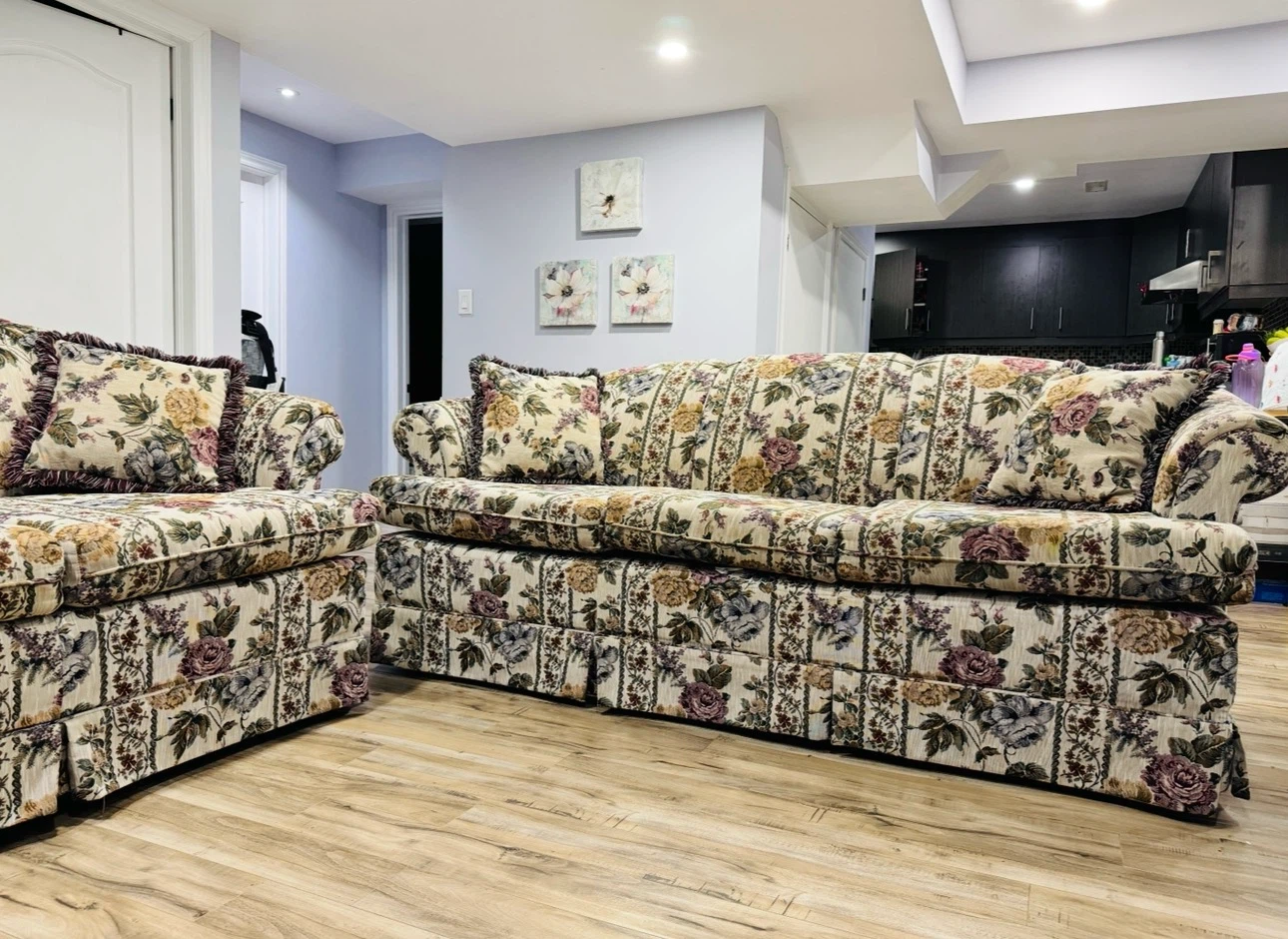 Floral Sofa and Loveseat Set 5 seater - photo 2