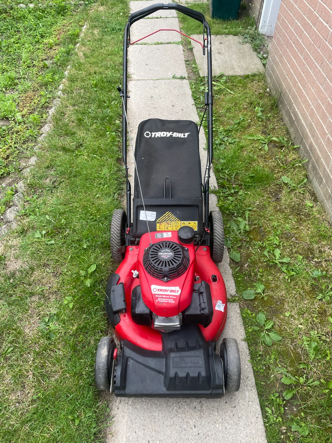 Troy-bilt lawnmower with bag  Honda engine 160 cc