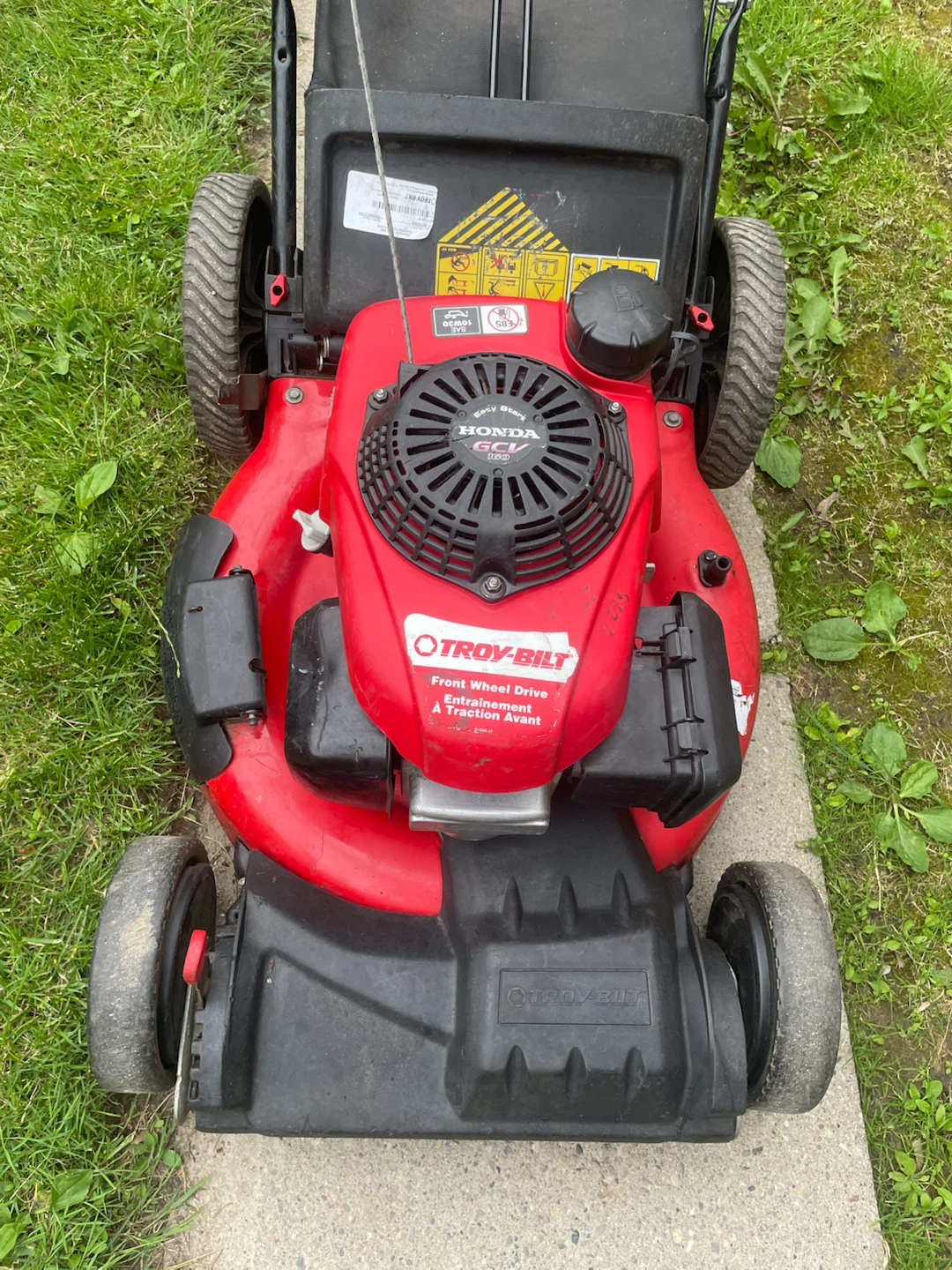 Troy-bilt lawnmower with bag  Honda engine 160 cc - photo 2