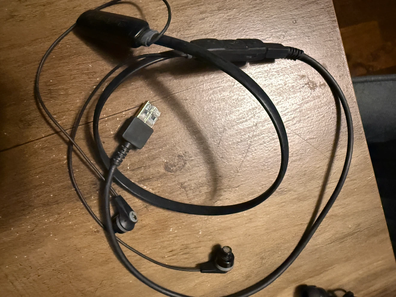 Earbuds with Charging Case - headphones - photo 3
