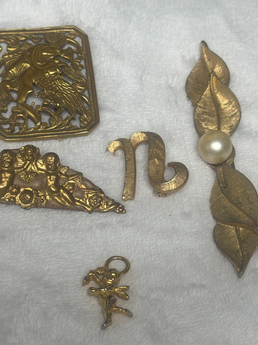 Gold Tone Brooch Lot - photo 3