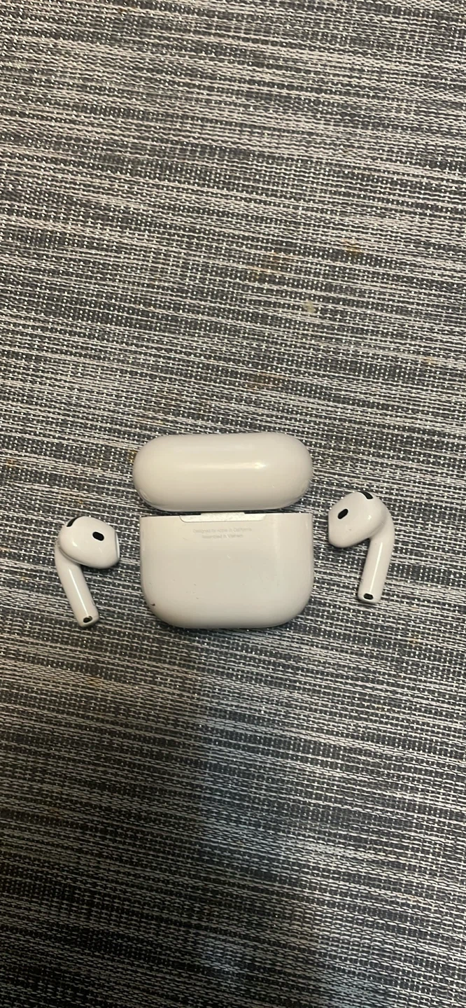 Apple AirPods 4 (ANC) - photo 2