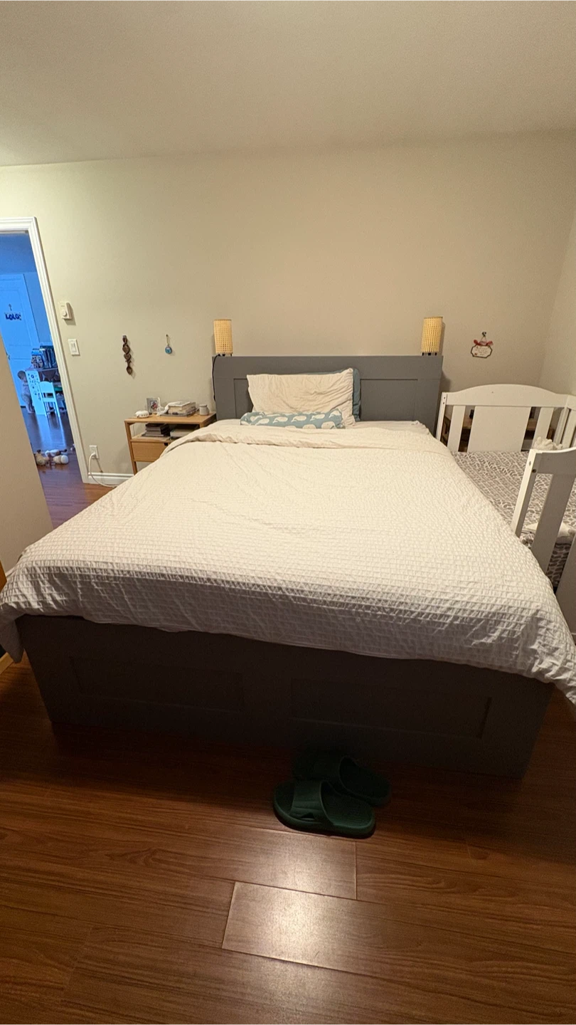 Brimnes Queen Bed