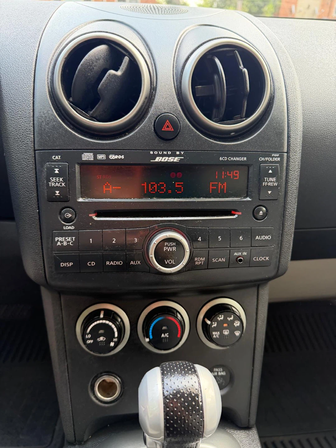 Nissan Rogue SUV 2010 - photo 2