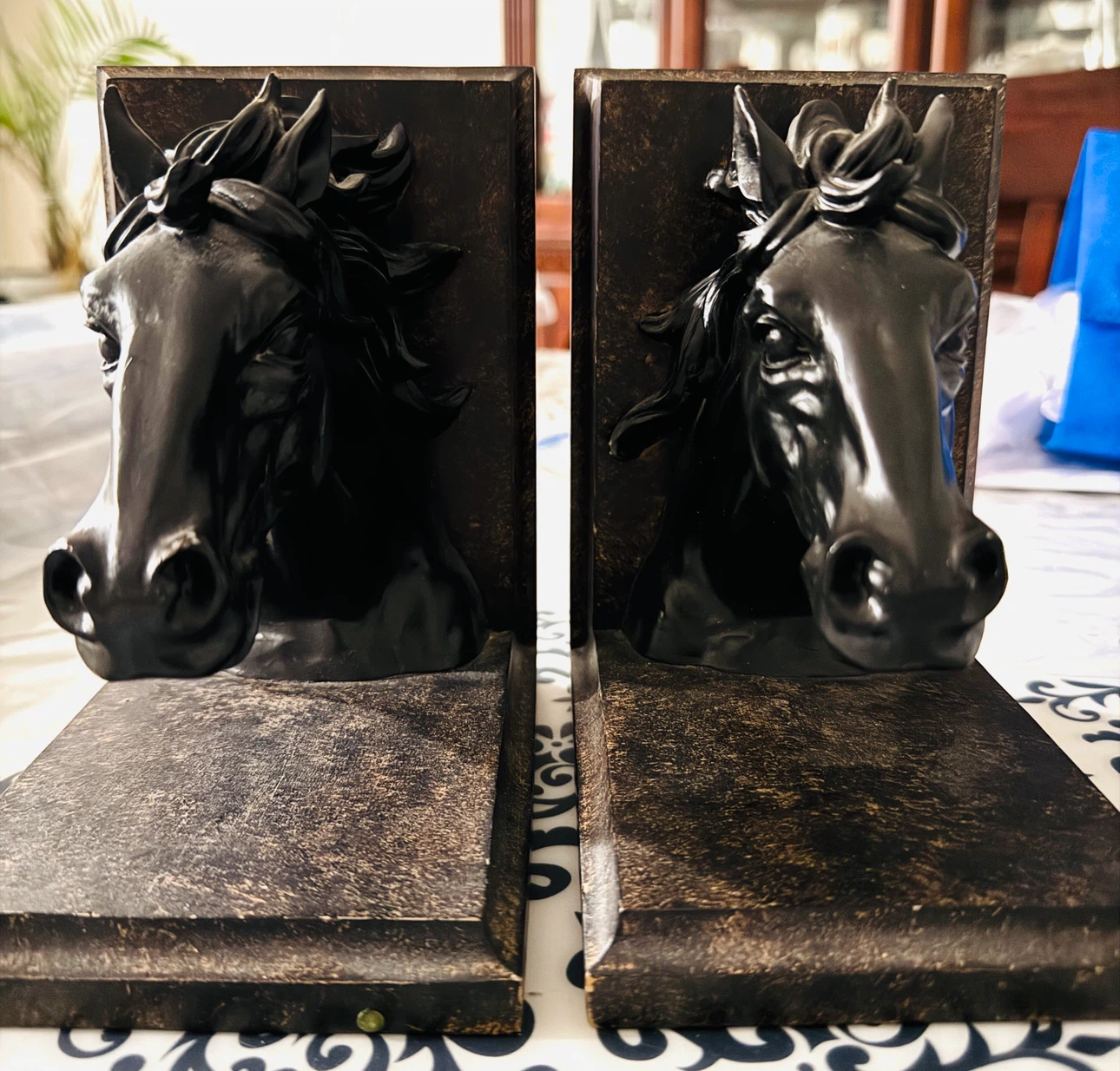 Horse Head Bookends - Black (6” x 6”)