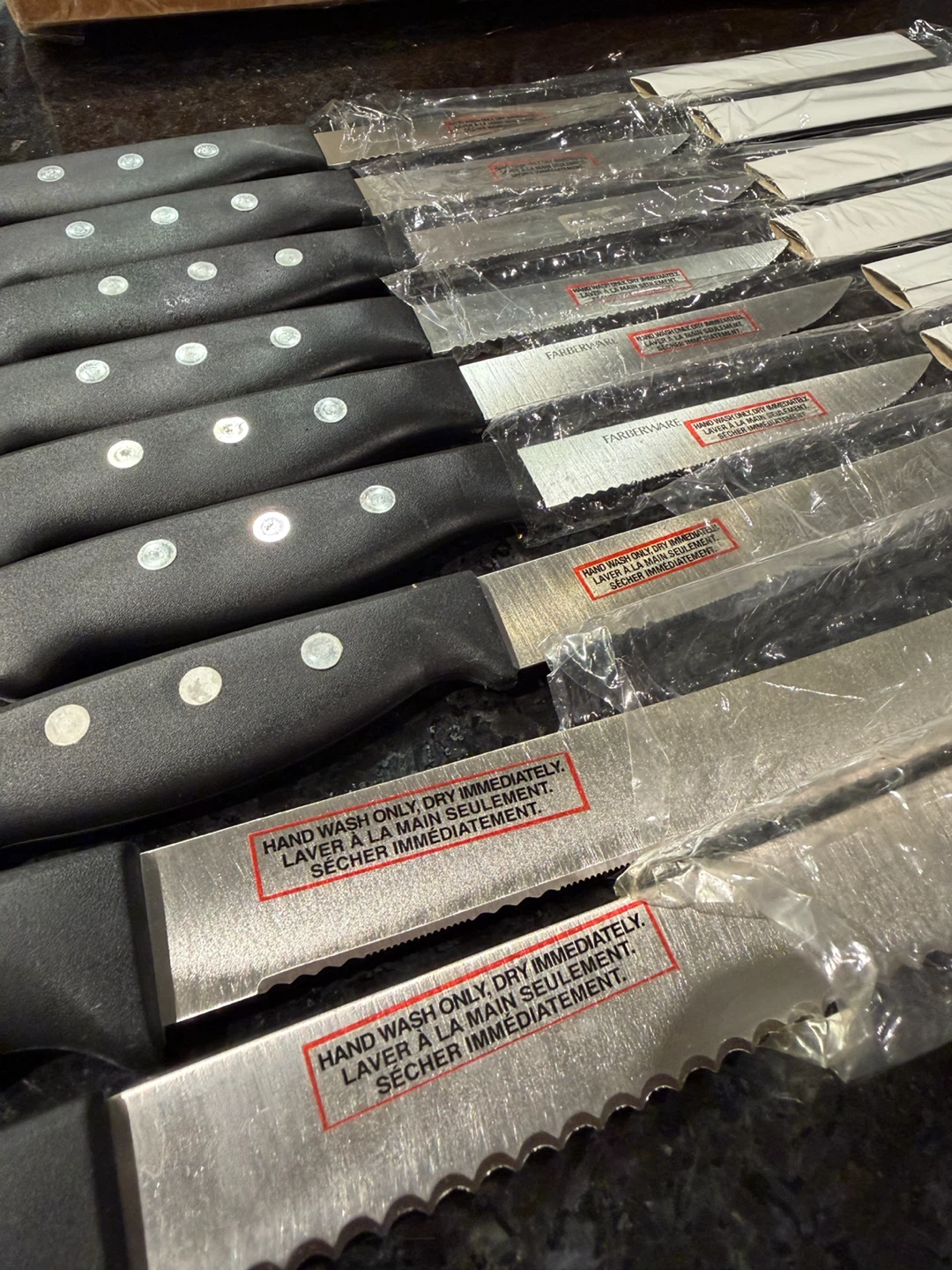 Moving sales: New Farberware Knives and Spatulas Set - photo 3