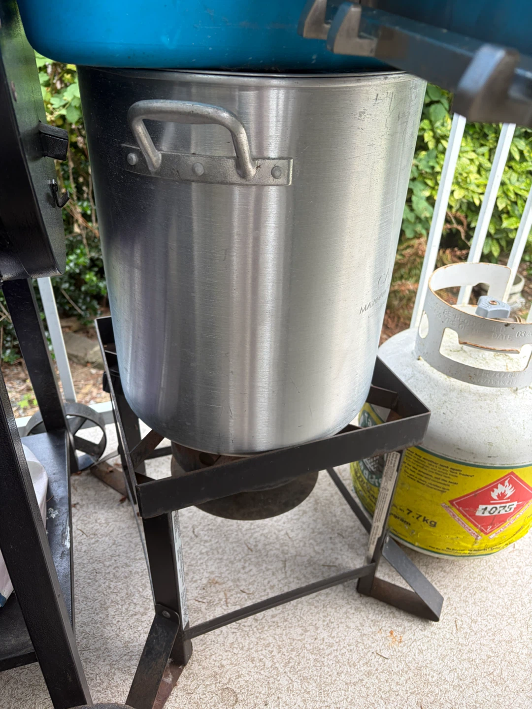 Large Aluminum Deep Fryer Pot with Basket