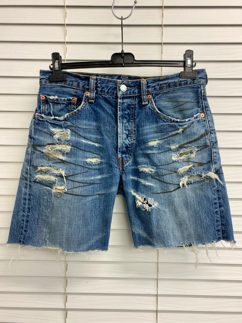 Vintage Levi’s 501 Denim Cut-Off Distressed Shorts - 32x34