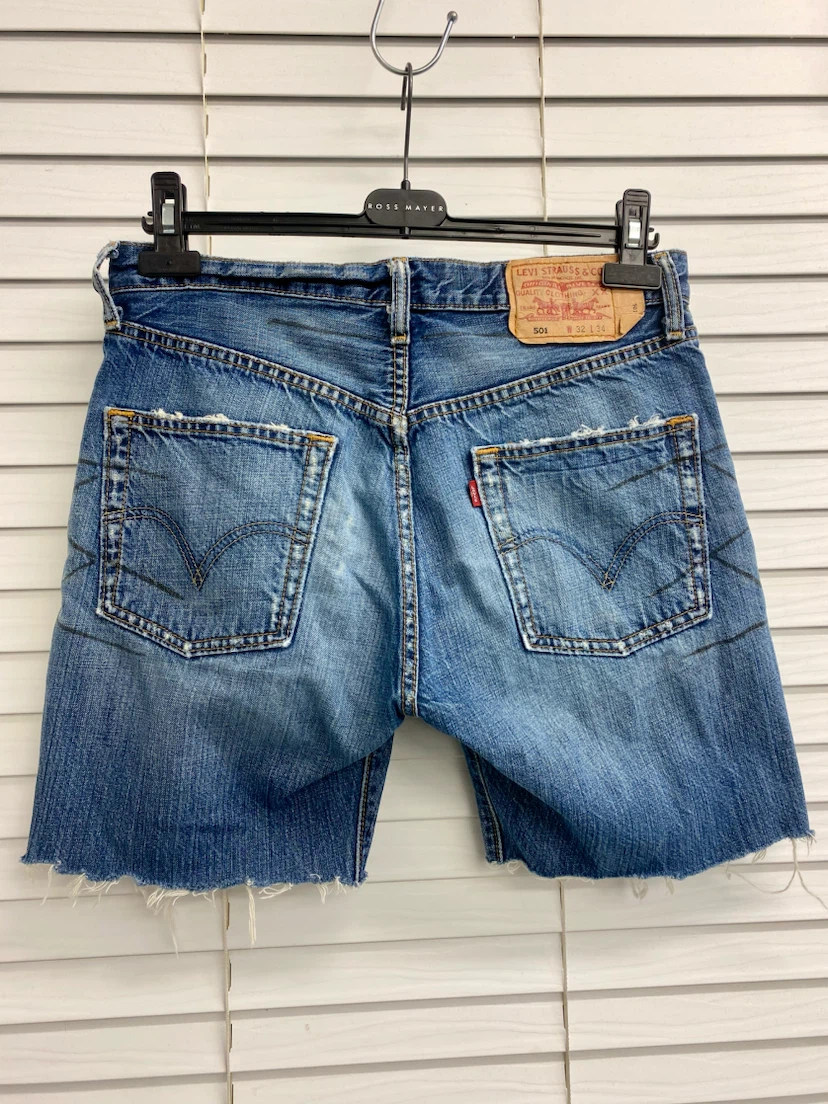 Vintage Levi’s 501 Denim Cut-Off Distressed Shorts - 32x34 - photo 2