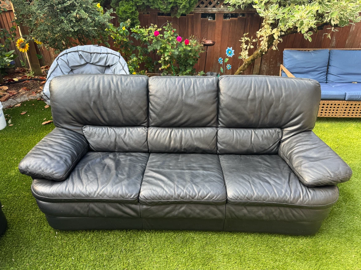 Natuzzi Black Leather Sofa Set (3-seater and 2-seater) - photo 2