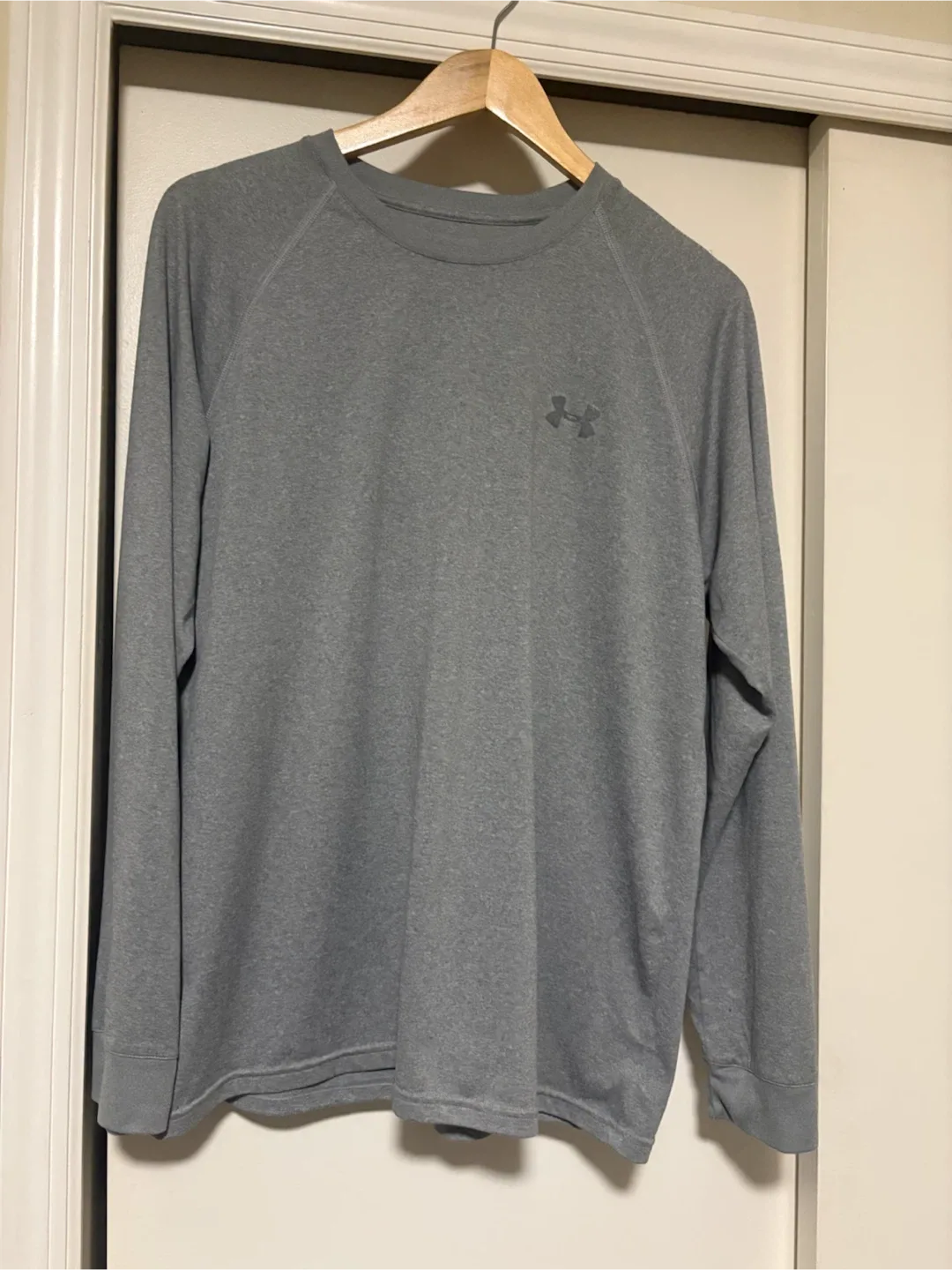GOAT USA T-Shirt & Under Armour Long Sleeve Shirt - photo 5