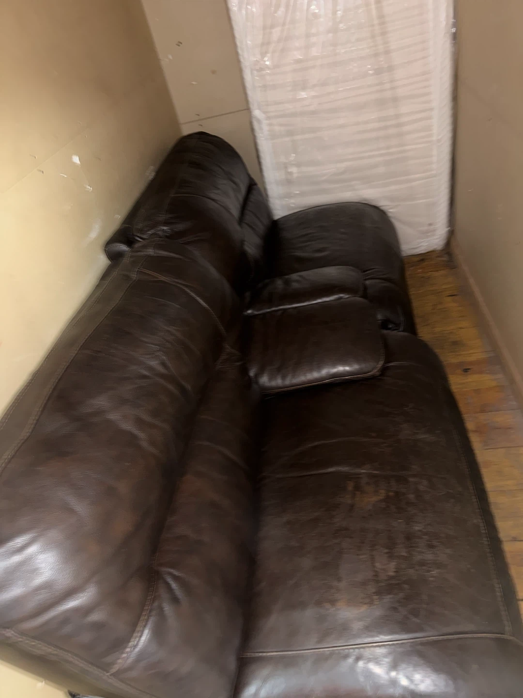 Brown leather recliner 3 seater - photo 3