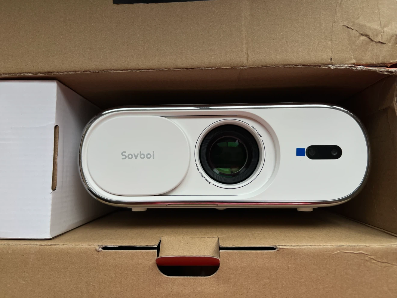 4K Smart Video Projector - photo 3