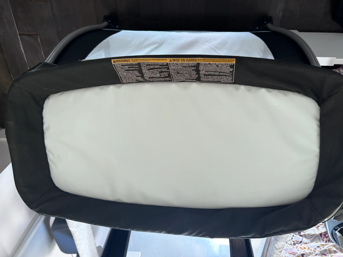 Graco Pack 'n Play Playard with Portable Bassinet - photo 2