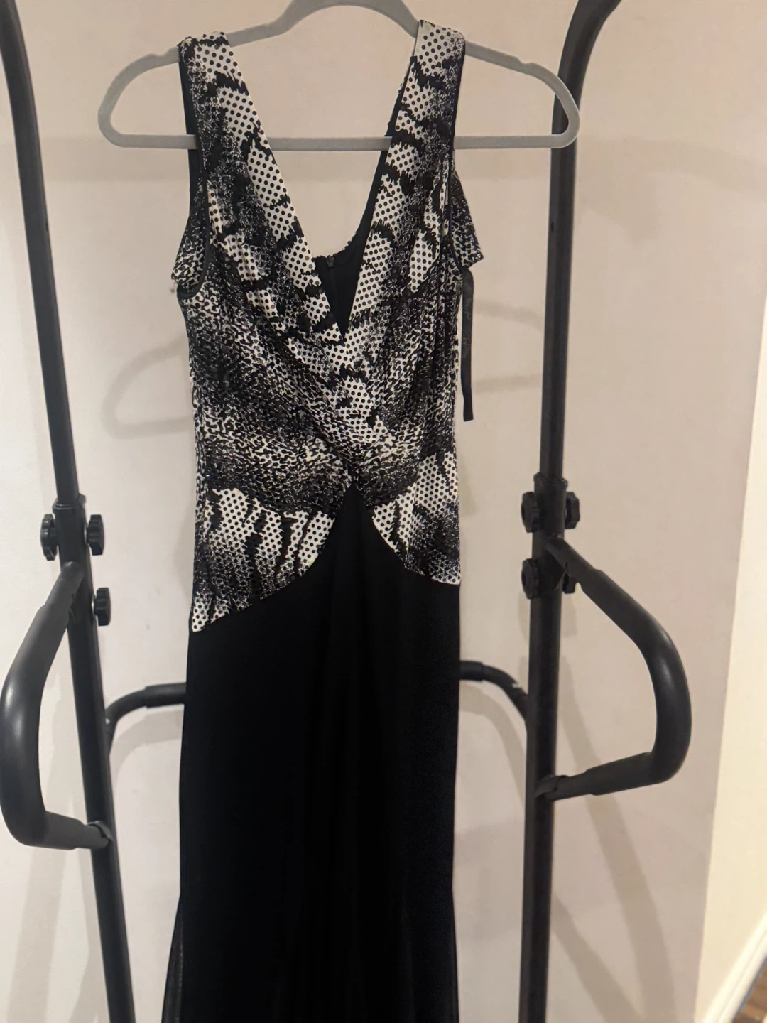 Black and White Patterned Maxi Dress - photo 4