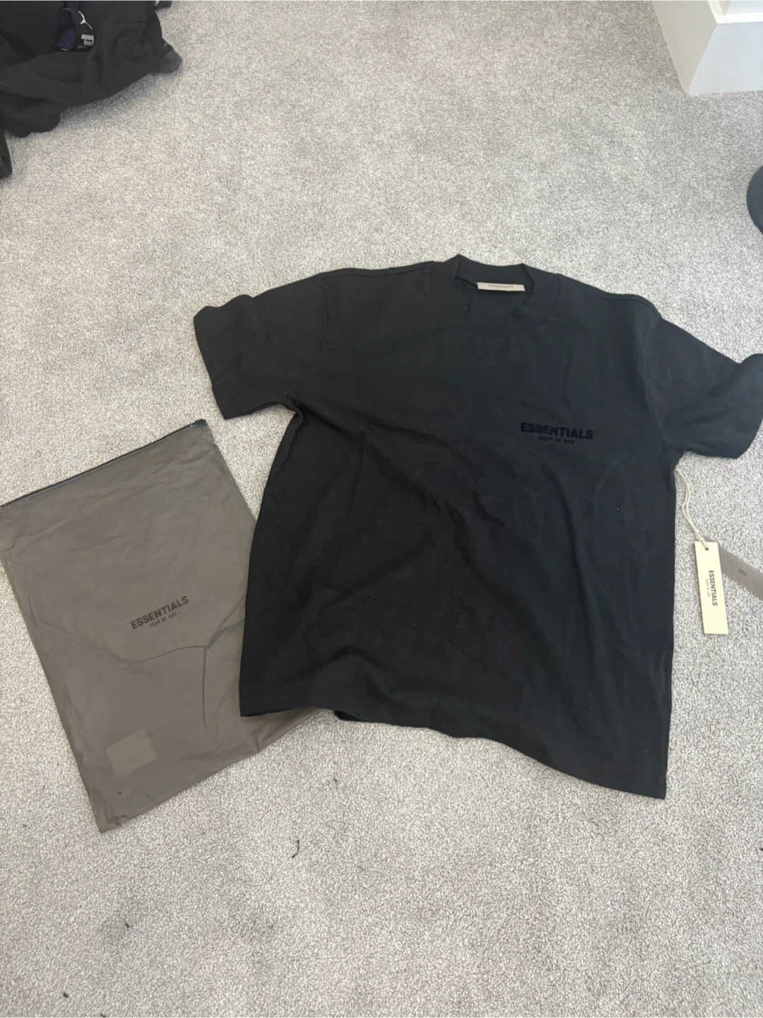 Fear of God Essentials T-Shirt - Black - photo 2