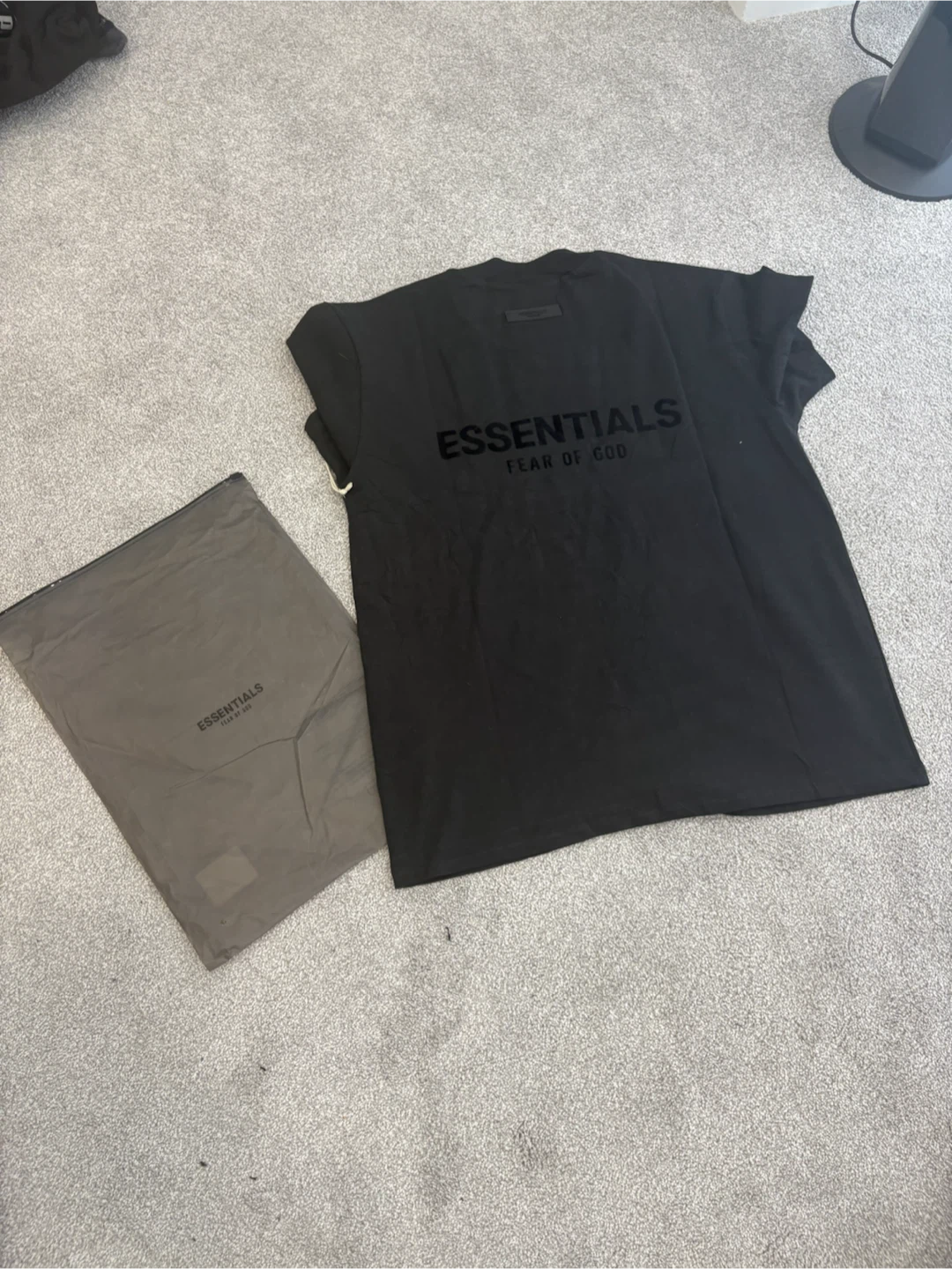 Fear of God Essentials T-Shirt - Black - photo 3