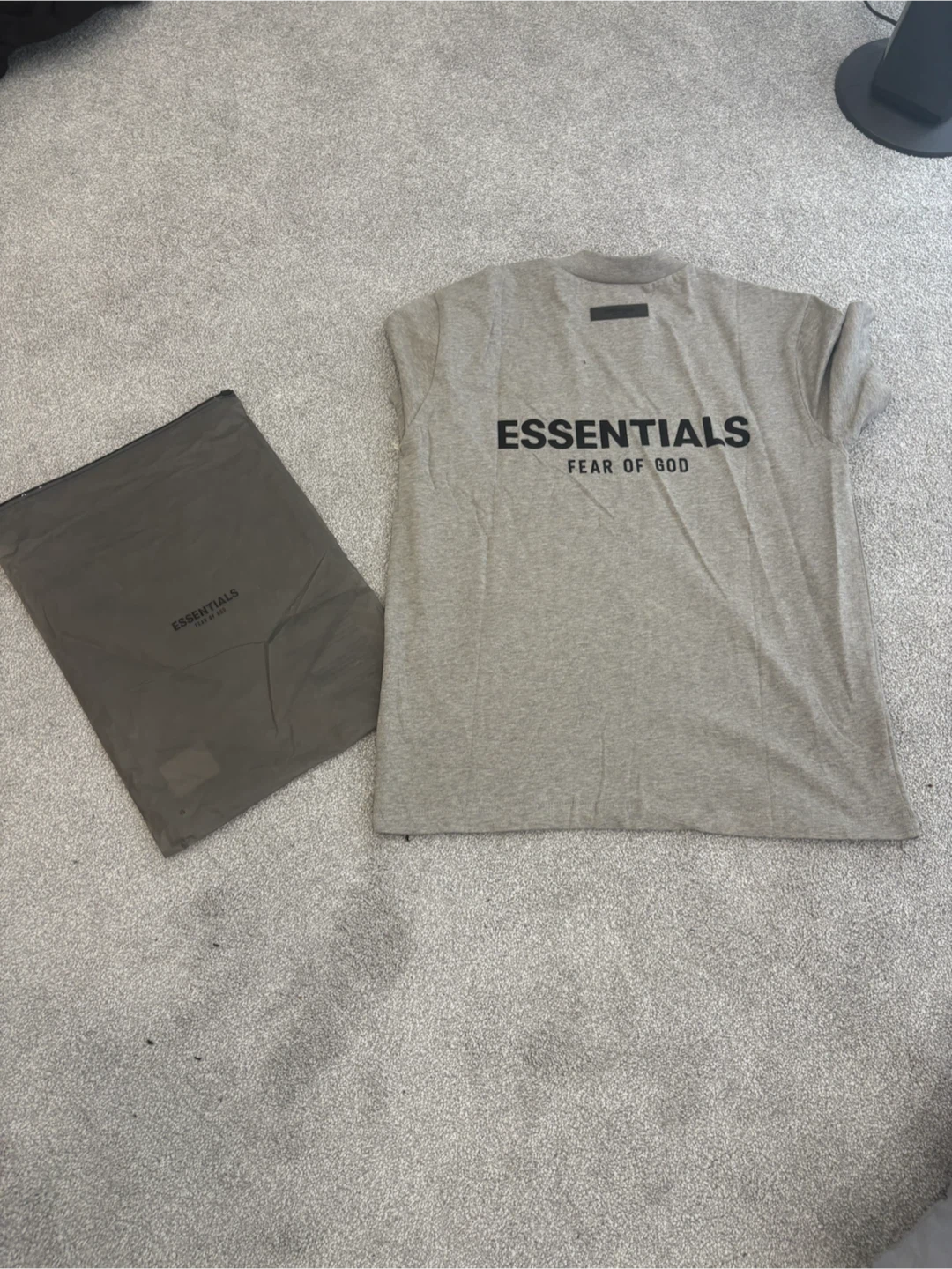Fear of God Essentials T-Shirt - Black - photo 5