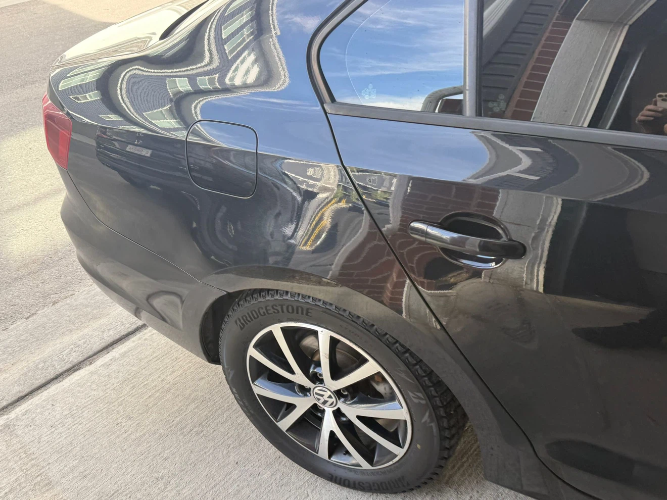 Volkswagen Jetta Sedan - photo 4