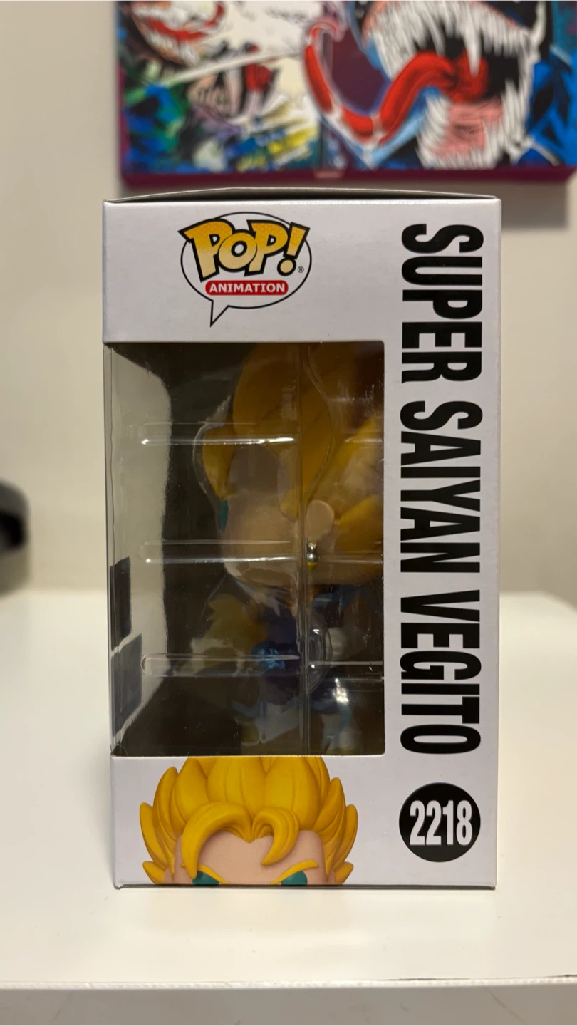 Funko Pop! Dragon Ball Z SSJ Vegito #2218 GITD Chase (damaged) - photo 4