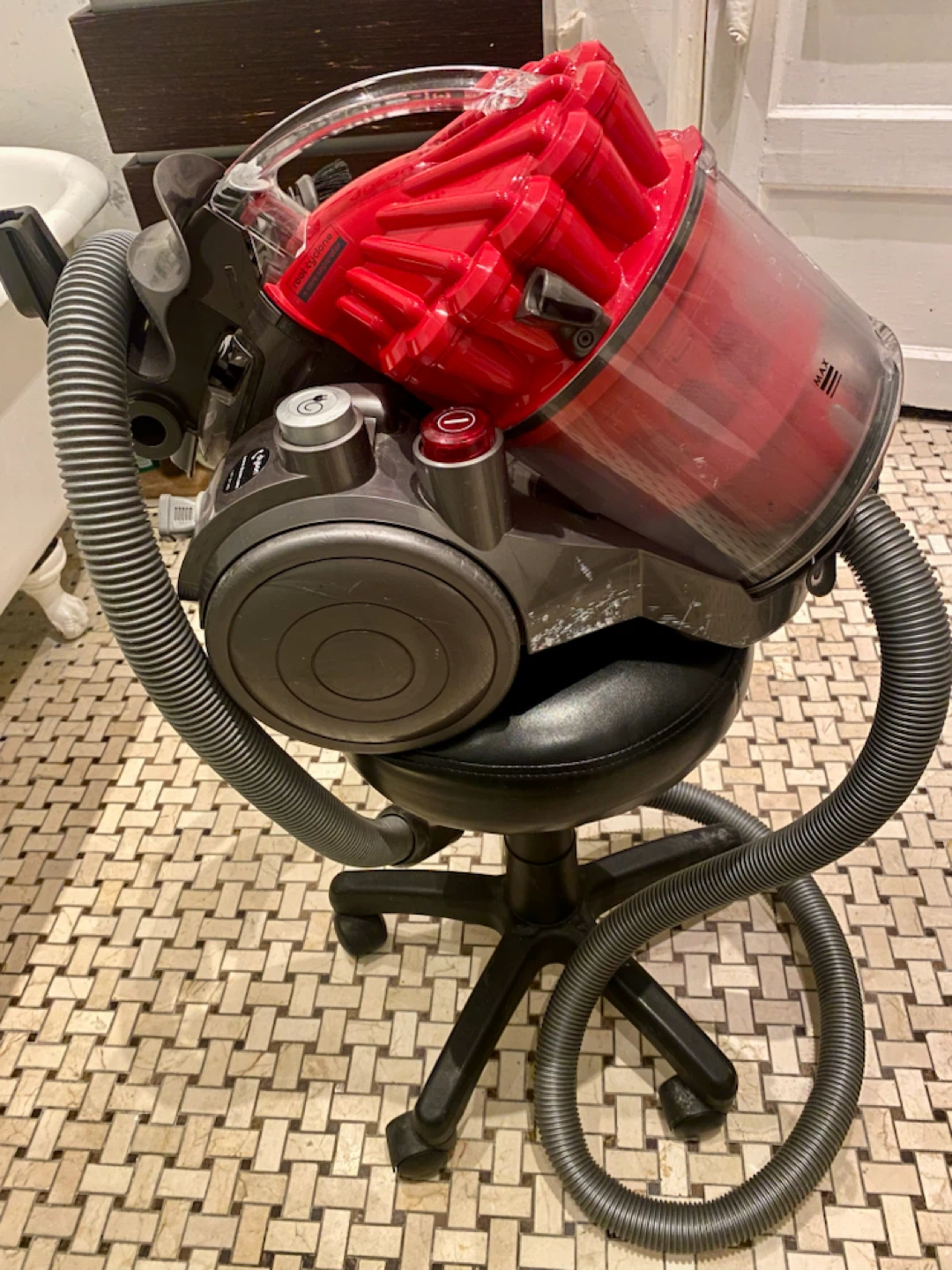 Dyson DC 32 Pro vacuum - photo 3