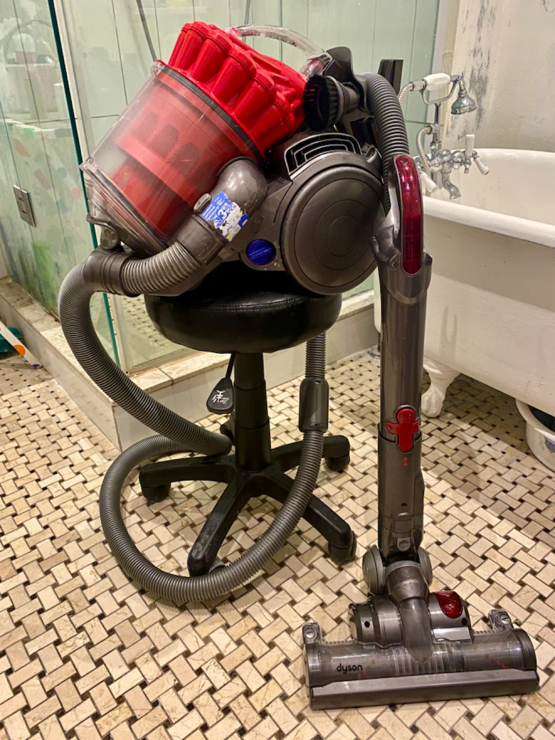 Dyson DC 32 Pro vacuum