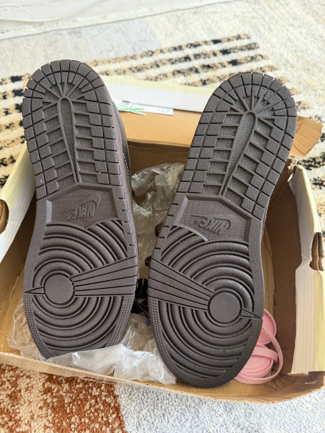 Nike Travis Scott x Air Jordan 1 Low OG SP Velvet Brown - photo 4