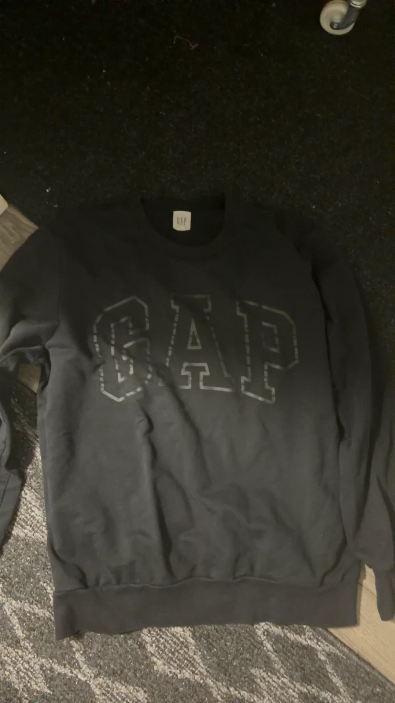GAP Crewneck Sweatshirt - Black