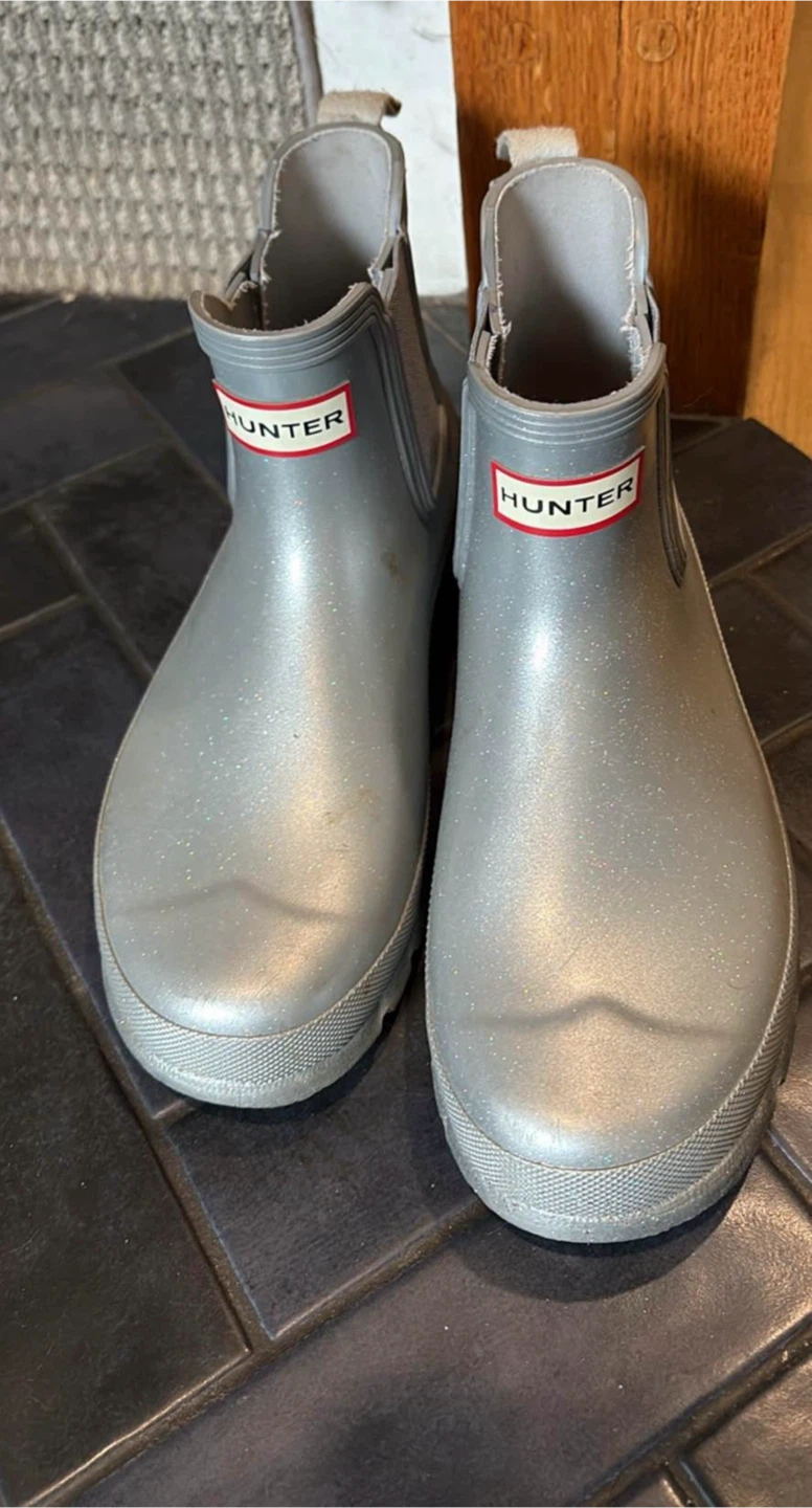 Women hunter boots size 8