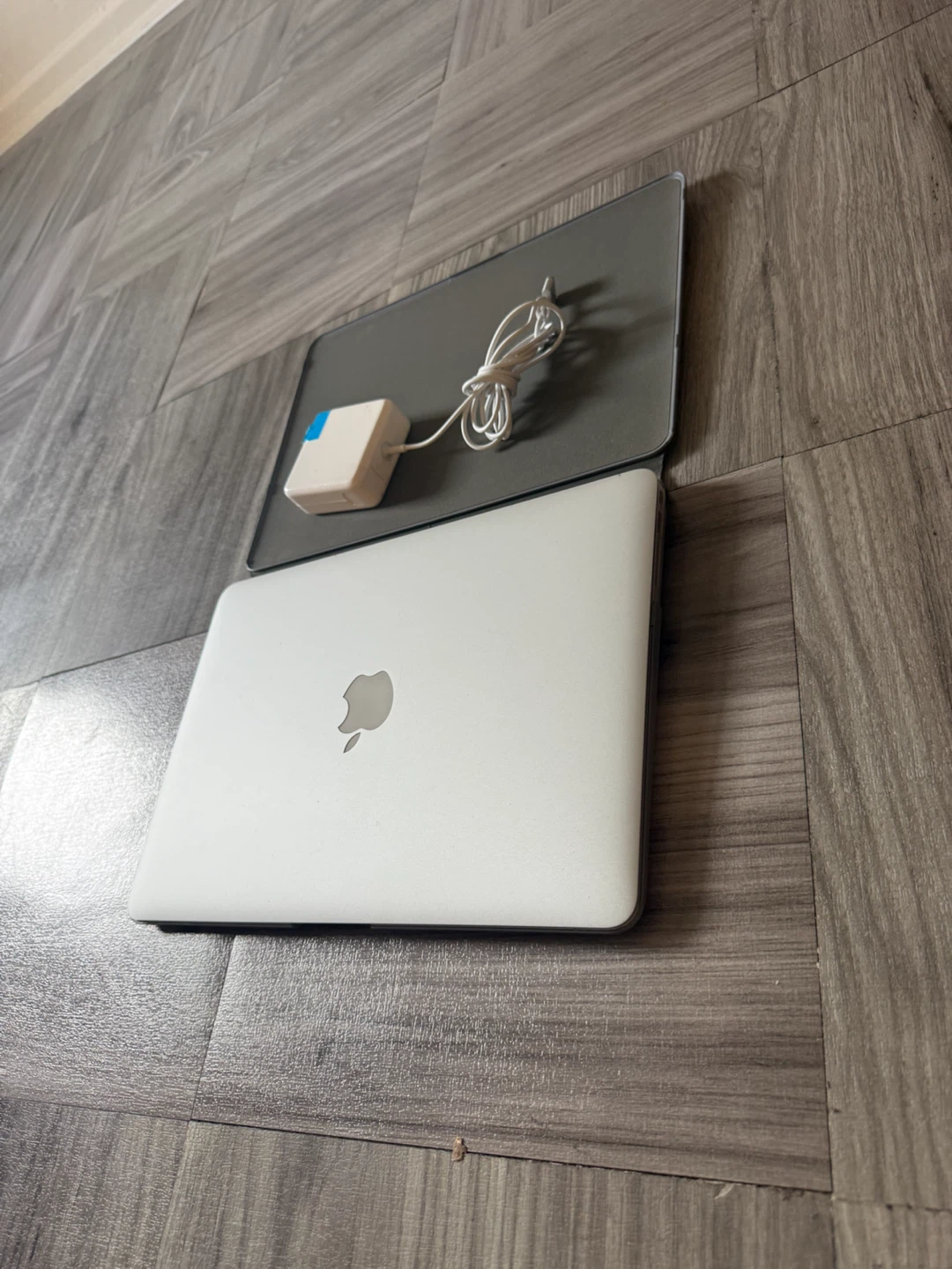 Apple MacBook Air A1466 EMC 2925