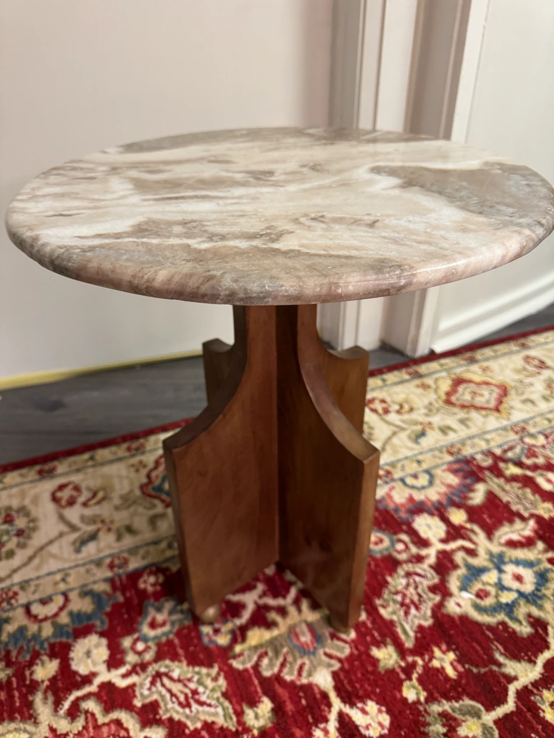Accent table - photo 2