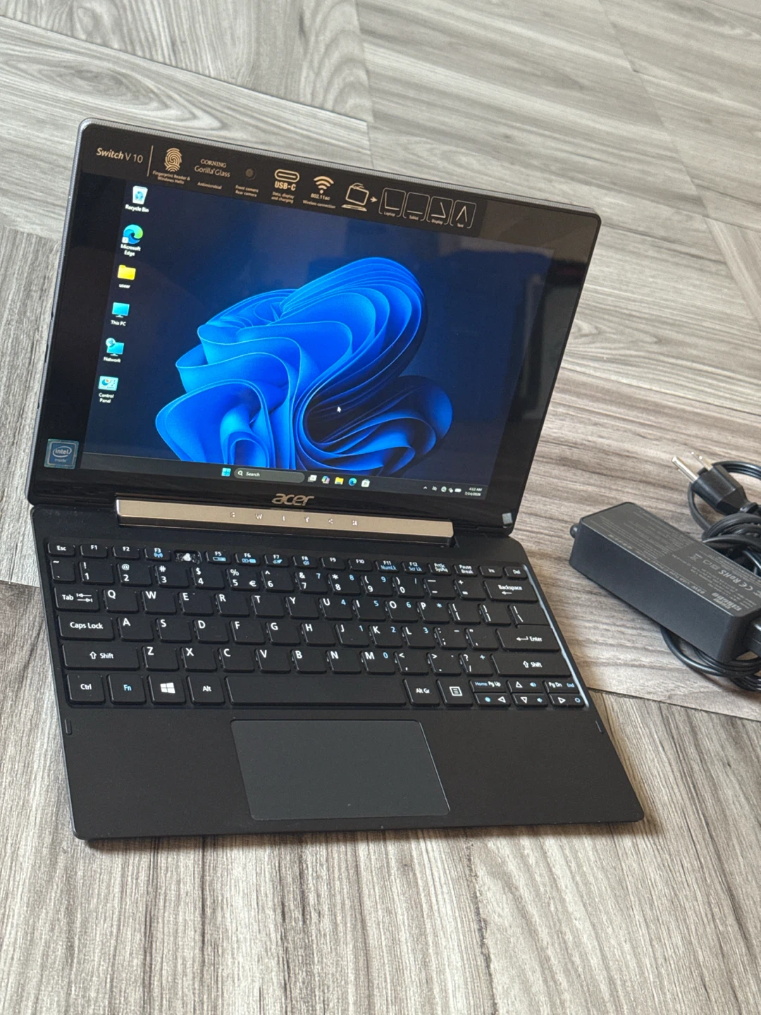Acer Switch V10 2-in-1 Laptop/Tablet 10.1  inch