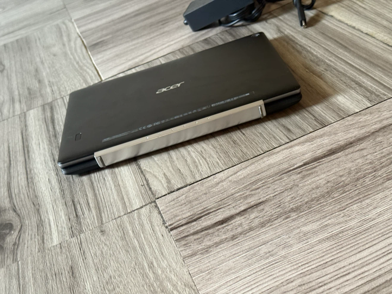 Acer Switch V10 2-in-1 Laptop/Tablet 10.1  inch - photo 4