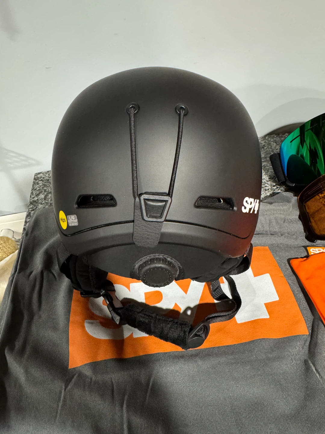 SPY snow helmet and goggles - photo 3