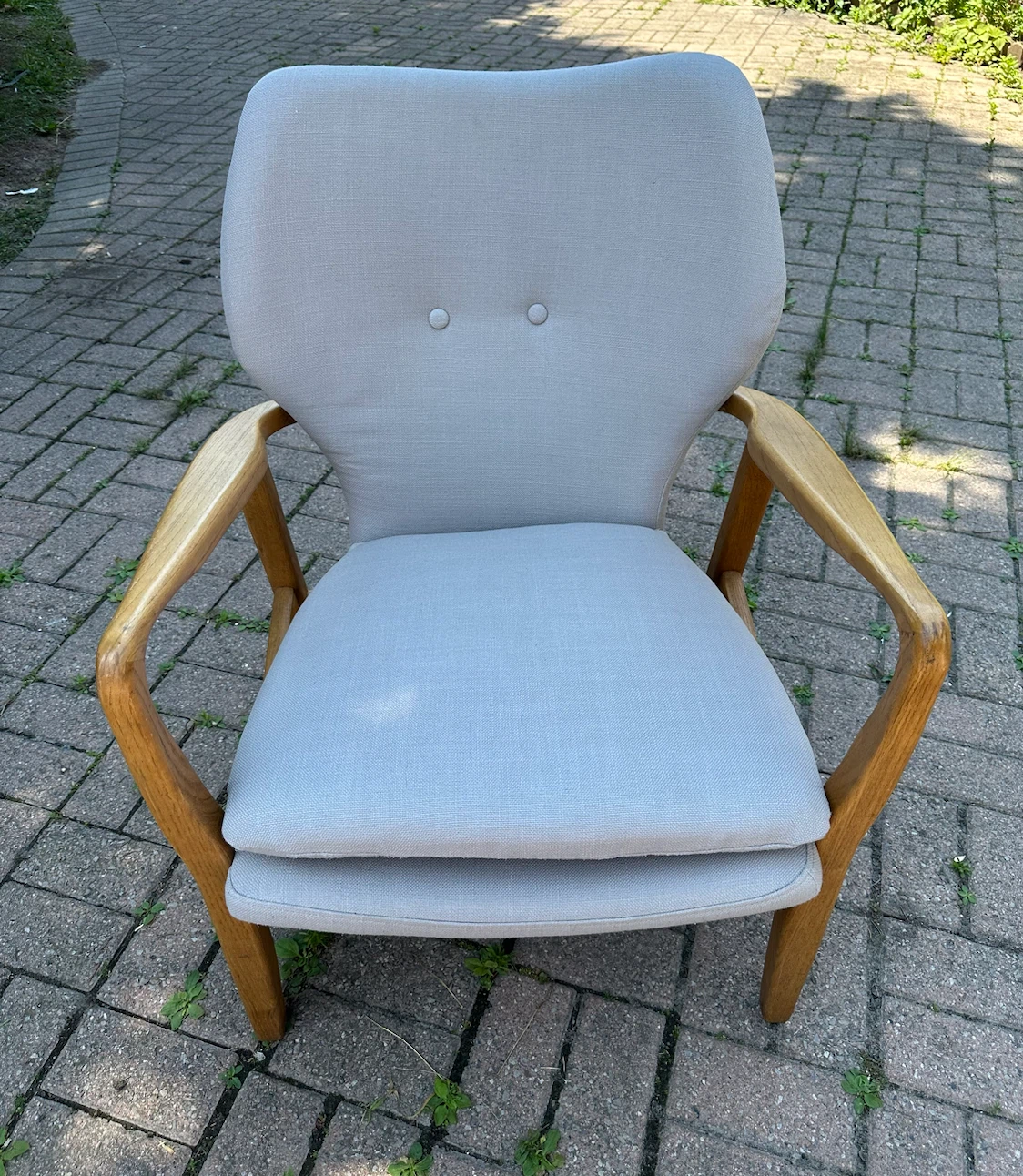 like 🆕- Grey Fabric Armchair with Wooden Frame - photo 2