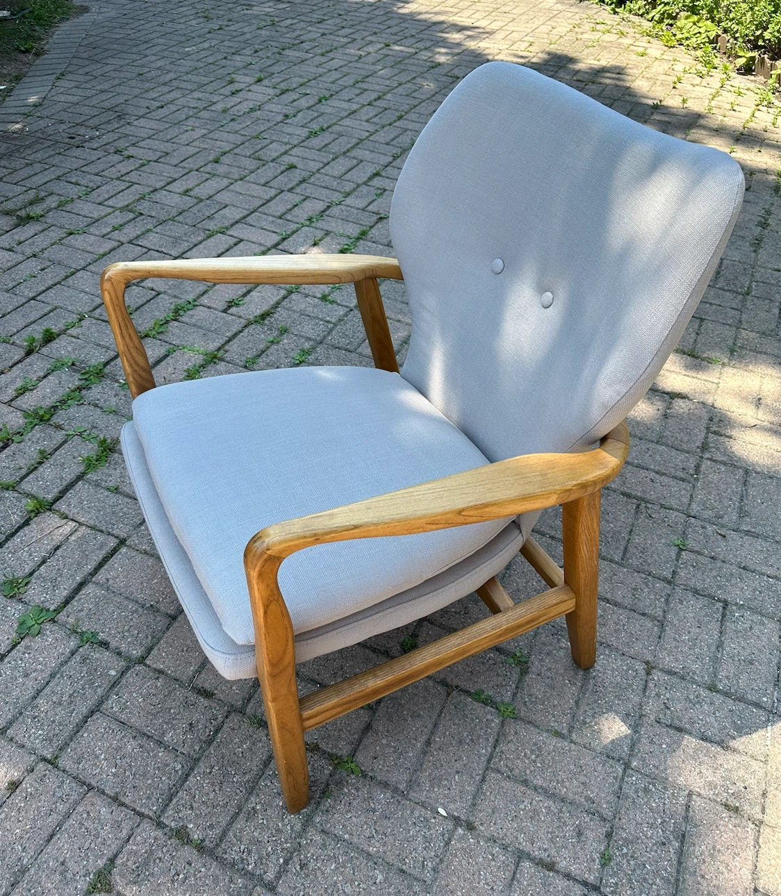 like 🆕- Grey Fabric Armchair with Wooden Frame - photo 3