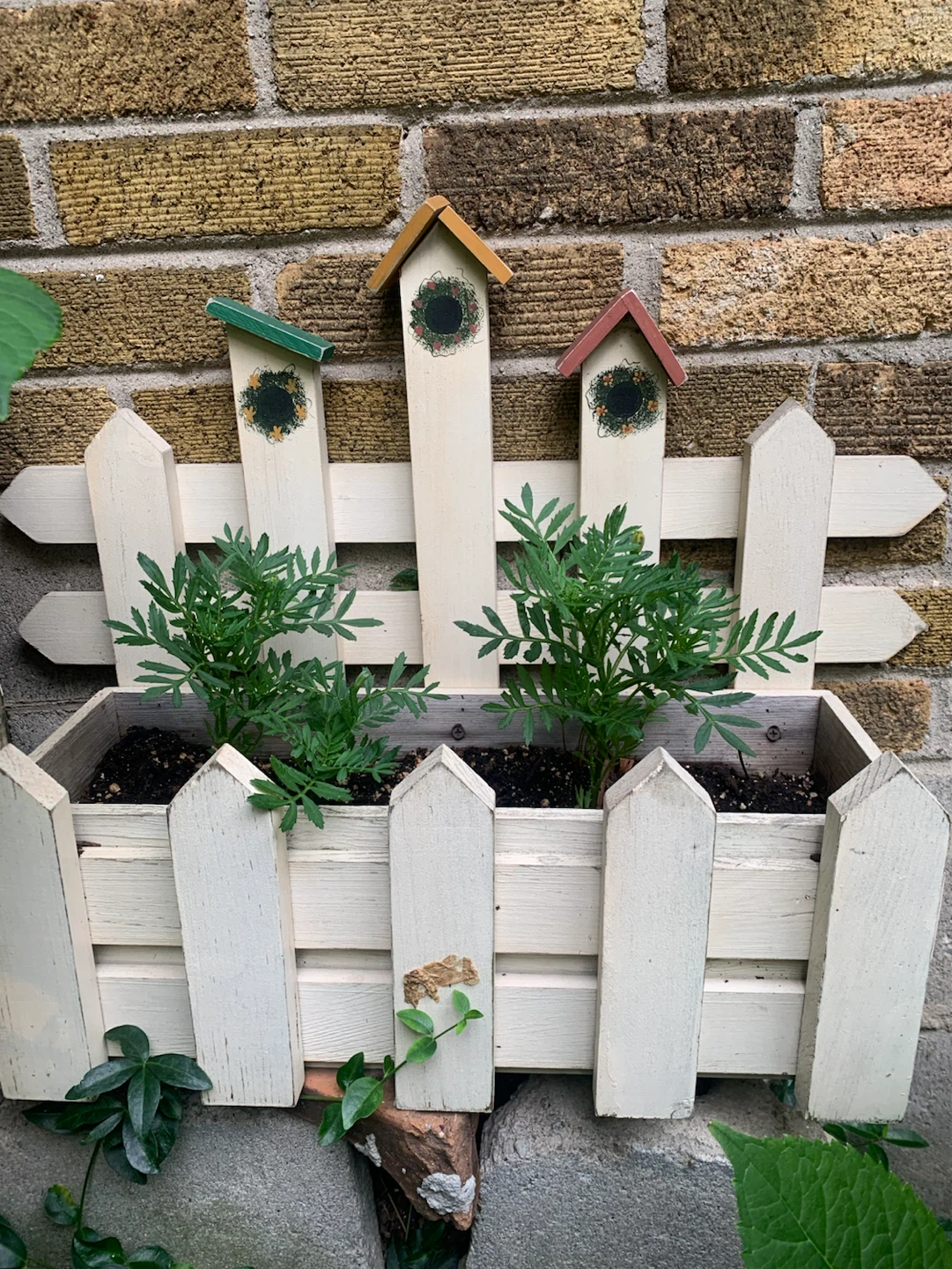 Decorative Picket Fence Planter Box with Birdhouses