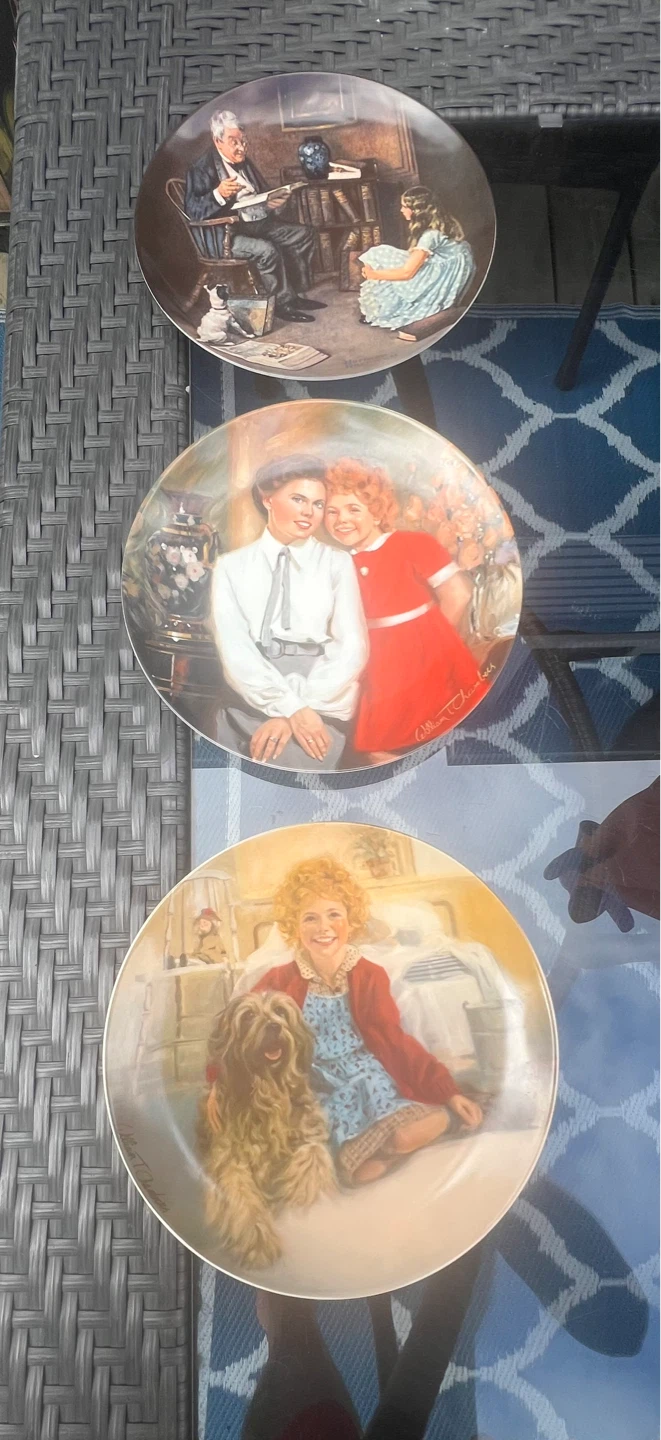 Collection of 3 knowles plates - photo 2