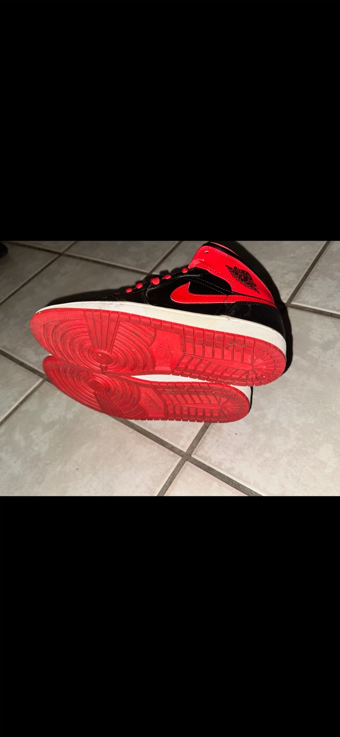 Air Jordan 1 Mid SE DQ8421-060 Red Black Sneakers - photo 2