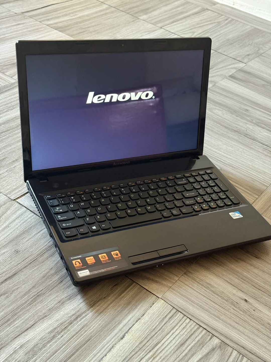Lenovo Laptop looks new with windows 11 and original charger - photo 4