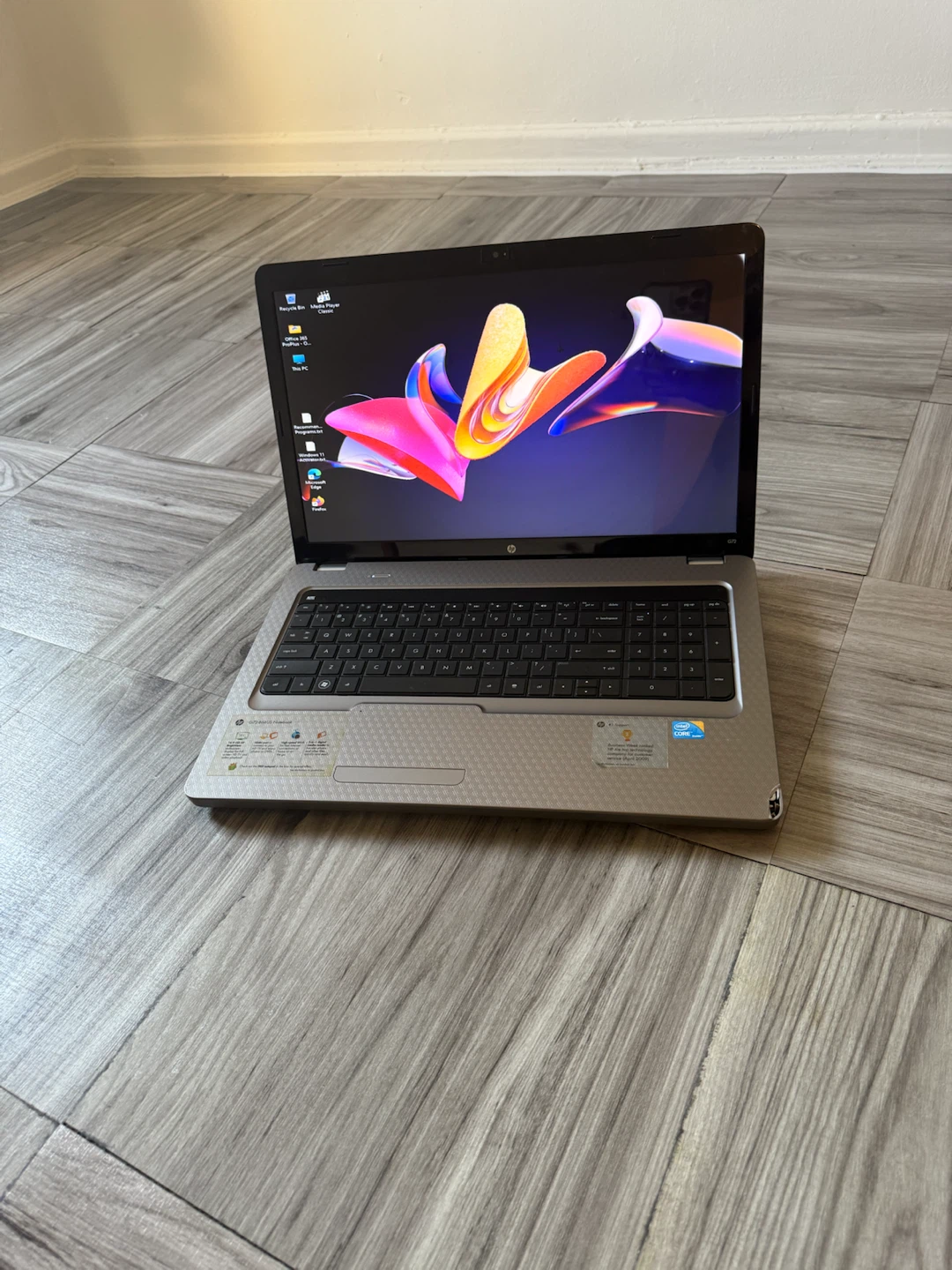 HP Notebook  G72 PC Intel Core i3  500GB  4GB RAM Windows 11 Pro - photo 2