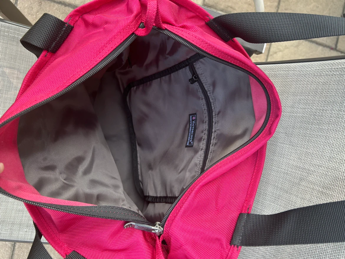 LIKE NEW LARGE SWISS ARMY TOTE BAG (SEE LISTING) - photo 4