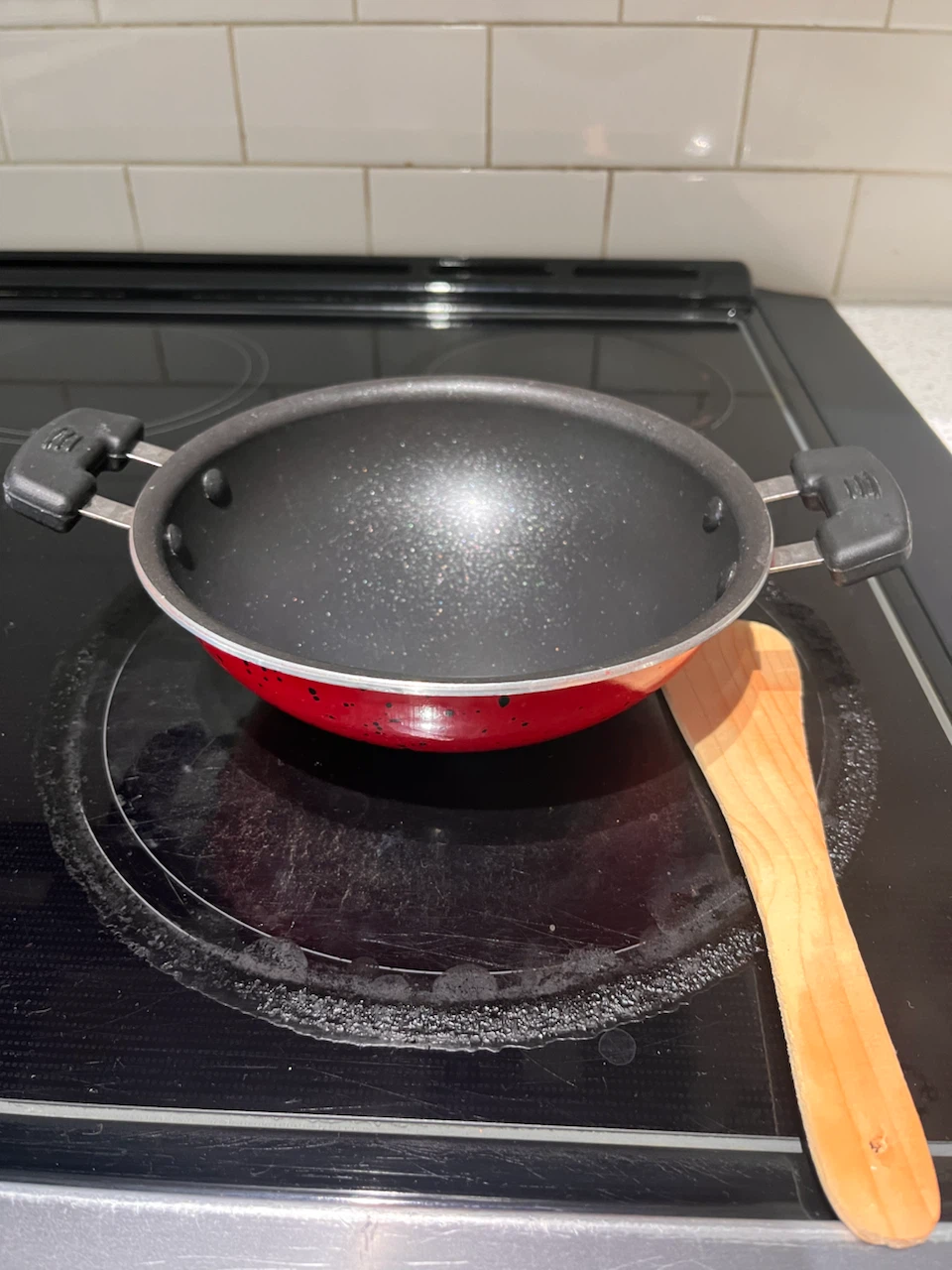 Red appam maker with Lid and spoon