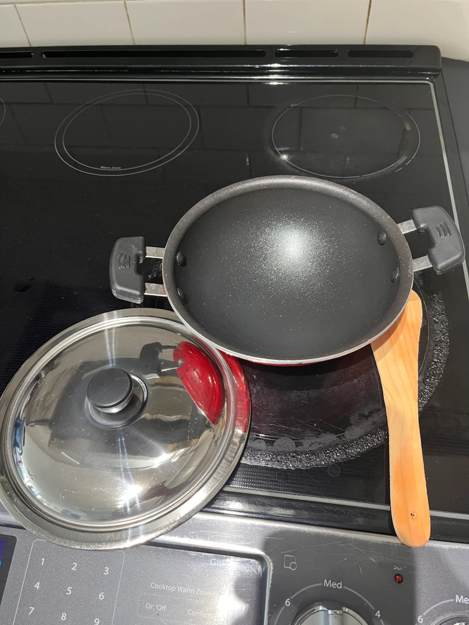 Red appam maker with Lid and spoon - photo 2