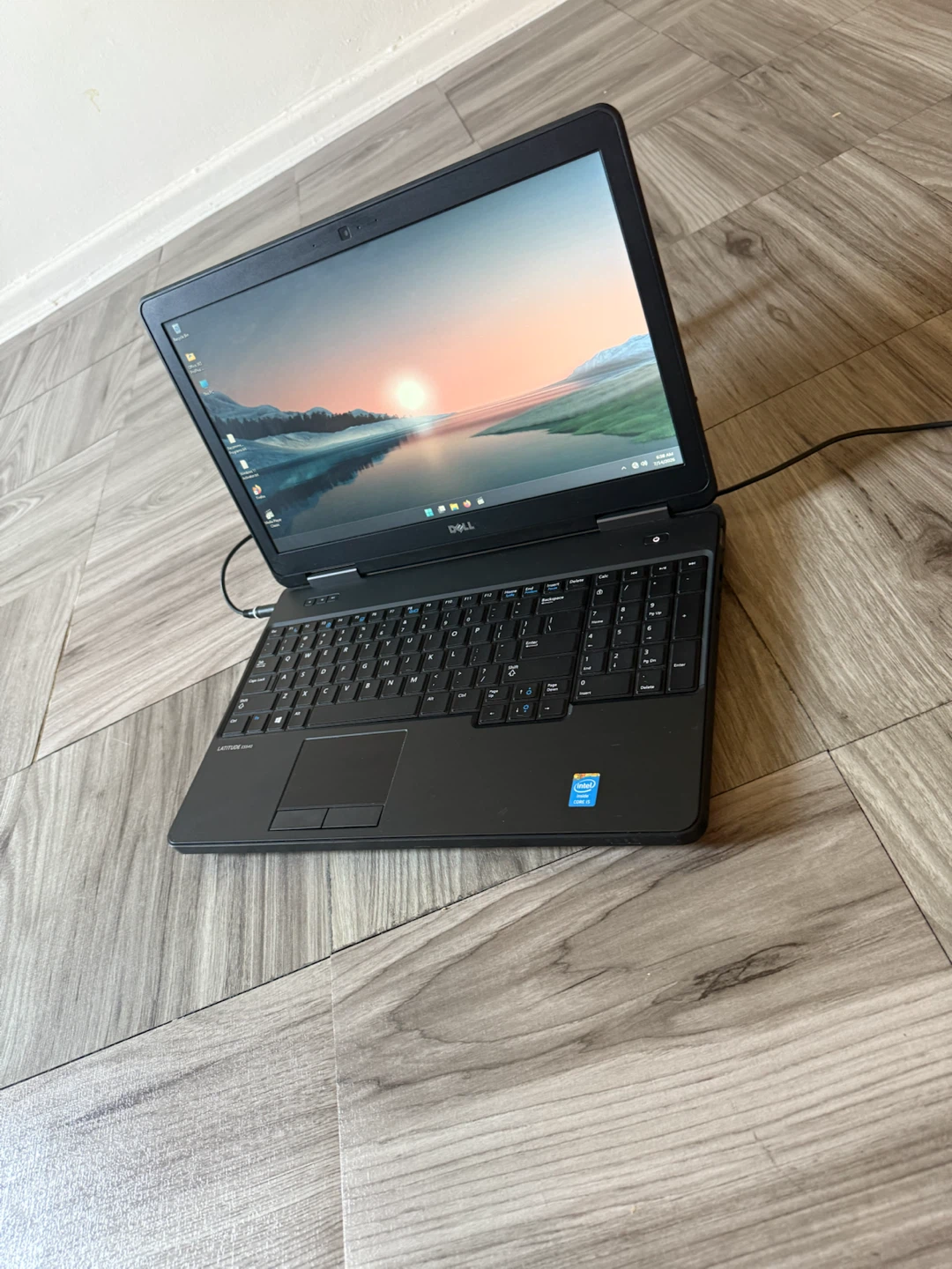 Dell Latitude E5540   i5 with 8GB RAM and 256GB SSD windows 11