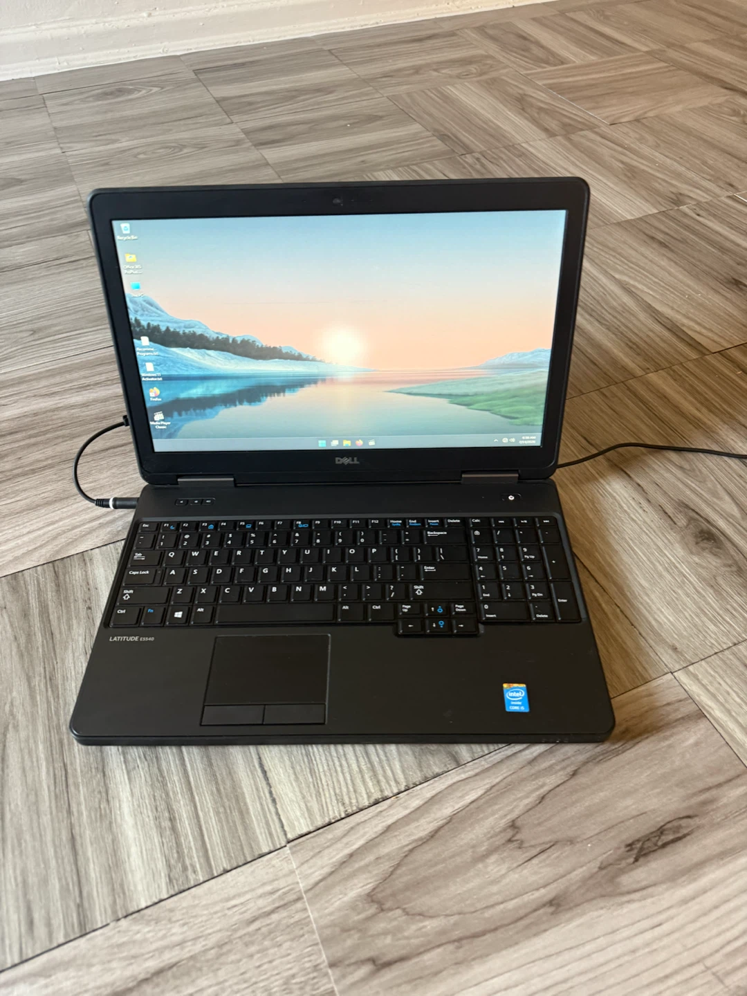 Dell Latitude E5540   i5 with 8GB RAM and 256GB SSD windows 11 - photo 2