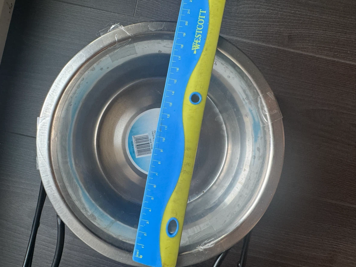 Free raised pet bowls - photo 3