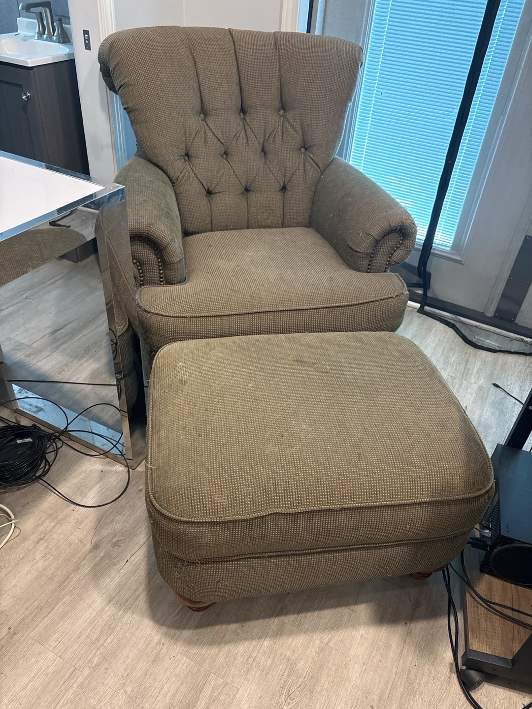 Big comfy green Flexsteel chair with ottoman