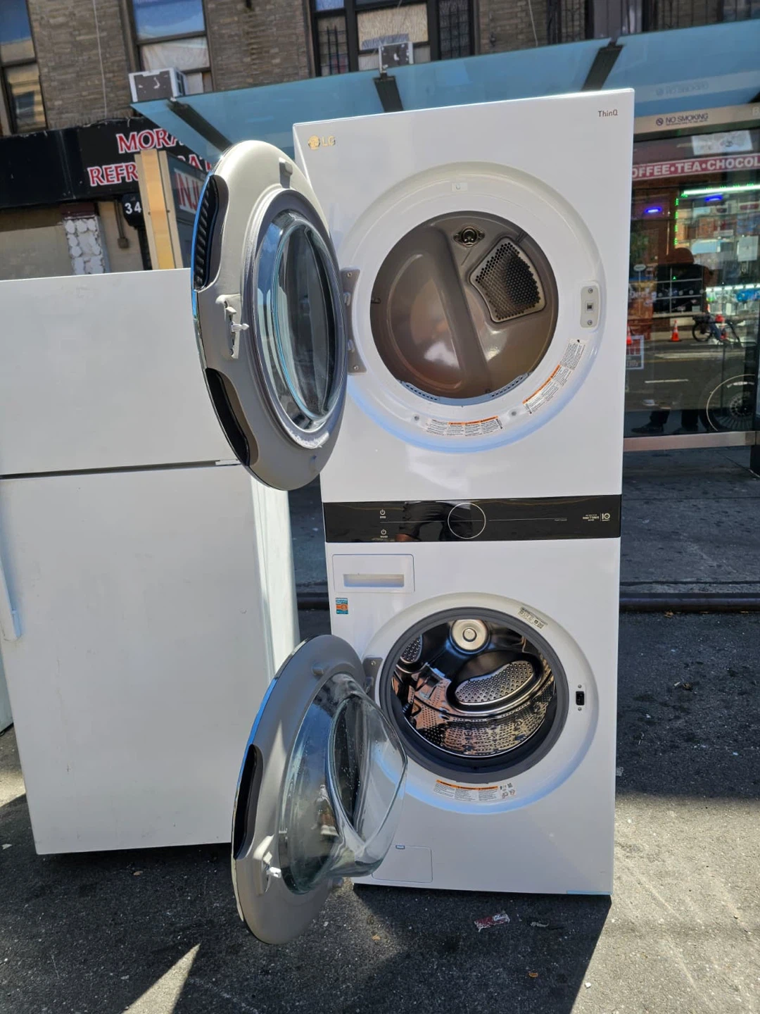 LG ThinQ Washer and Dryer gas Combo 27 inch and 72 high - photo 4